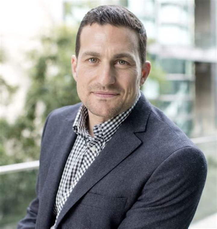 Andrew Huberman's wife, age, podcast, nationality, education, net worth