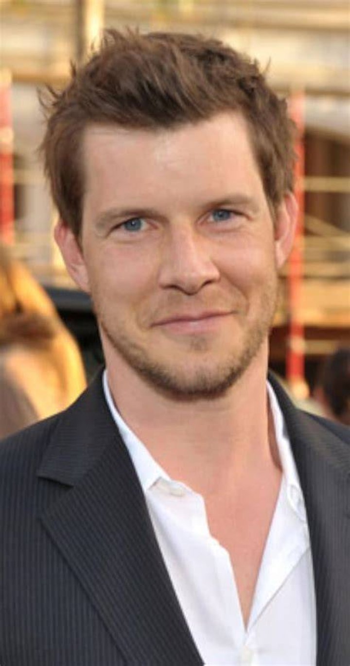 Eric Mabius IMDb