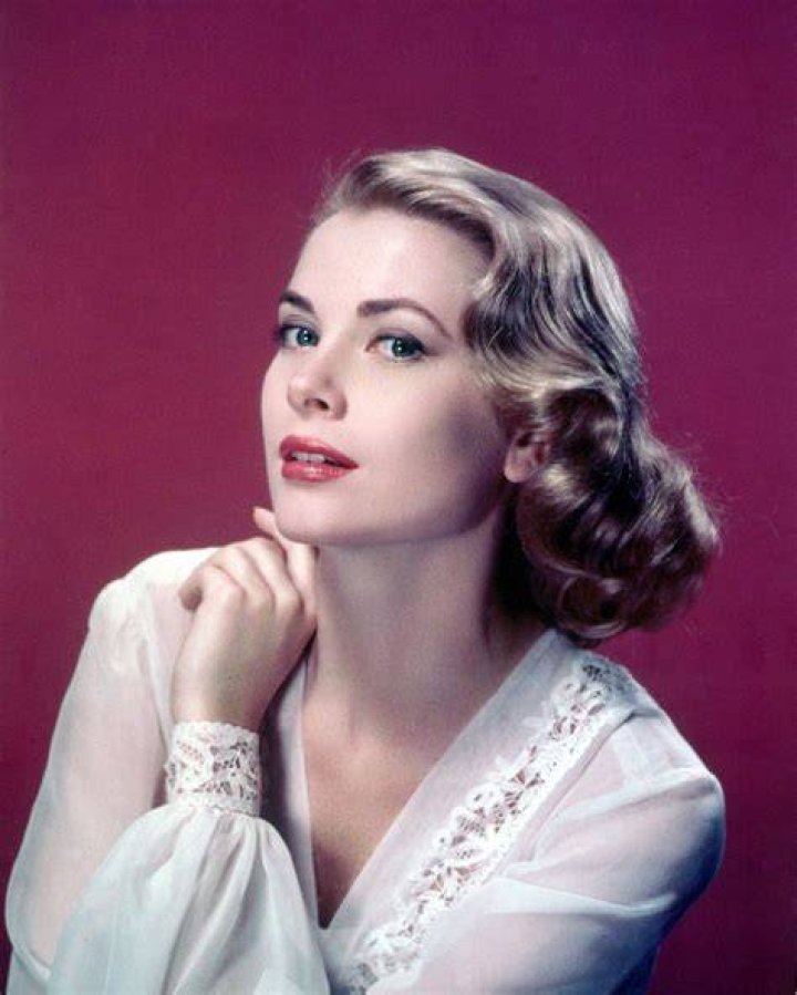 Grace Kelly's 3 Children Pose for New Photo Together