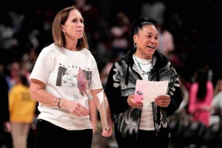 Is Dawn Staley Married to Lisa Boyer? Know her Wiki, Husband ENGLISH