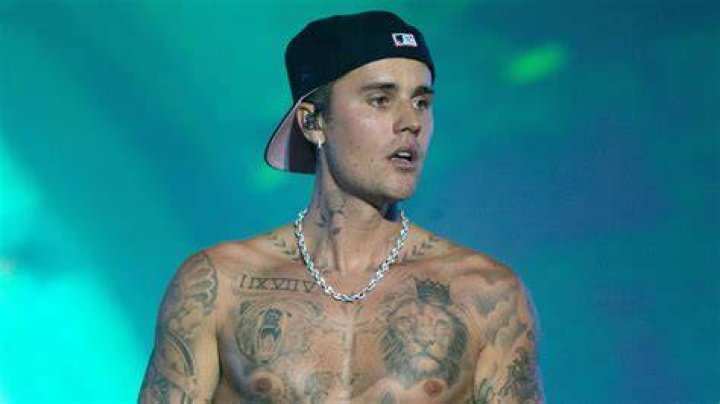 Justin Bieber comenta foto de Manu Gavassi e fãs ciumentas do cantor a