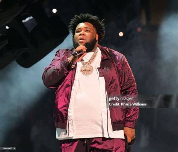Rod Wave's Felony Battery Charges Dropped After Allegedly Choking His